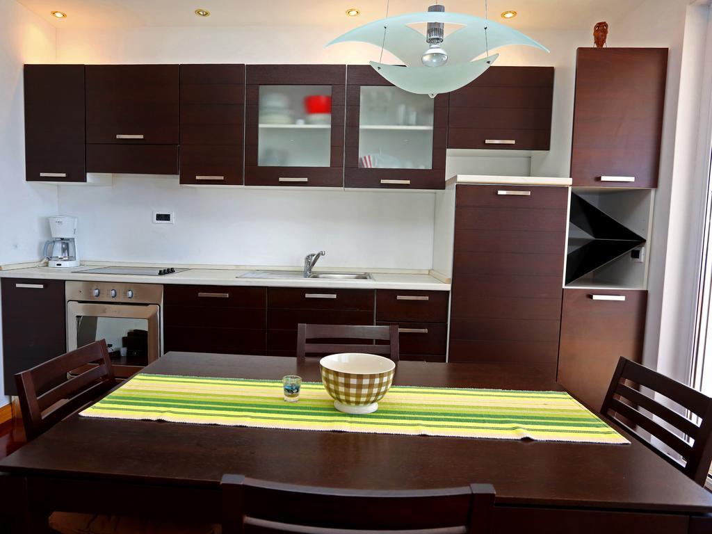 Lovely Apartment With Beautiful Pool Primosten Exterior photo