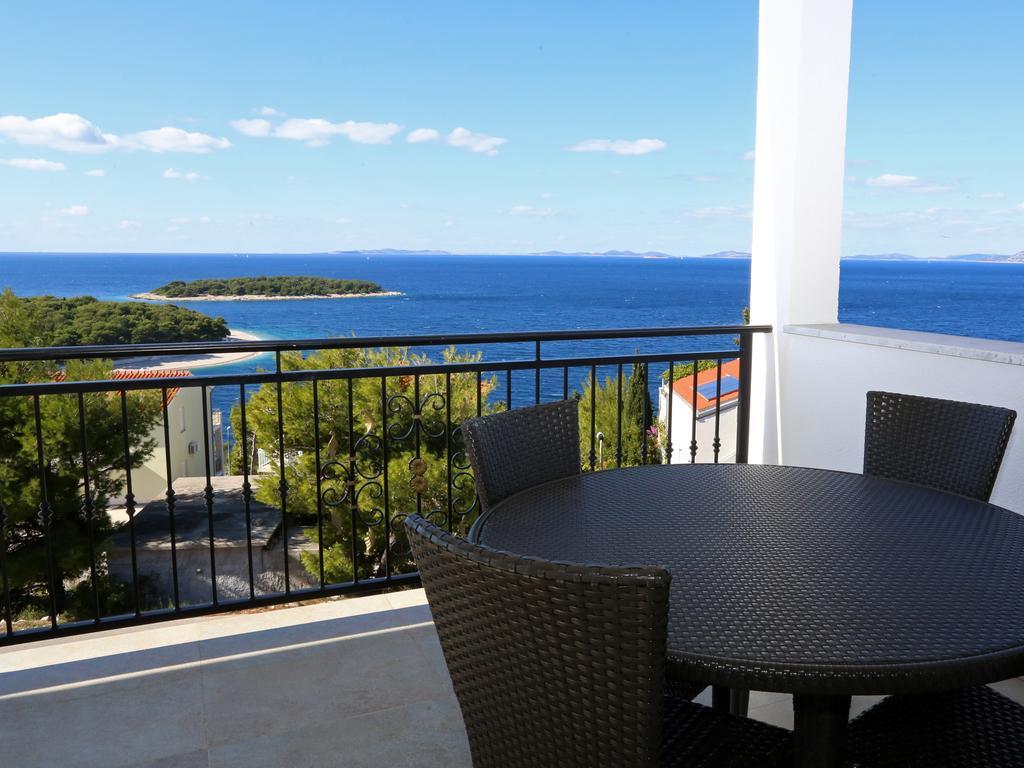 Lovely Apartment With Beautiful Pool Primosten Exterior photo