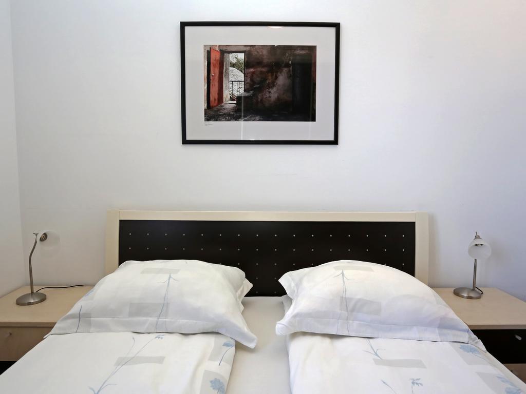 Lovely Apartment With Beautiful Pool Primosten Exterior photo